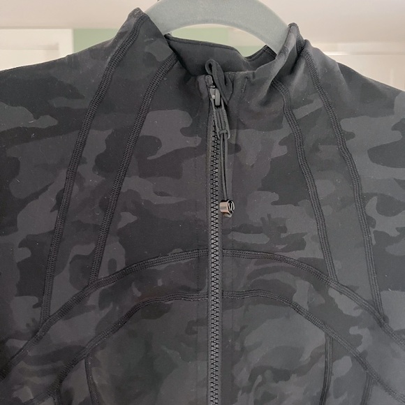 lululemon Define Jacket in Dark Camo - Picture 4 of 6